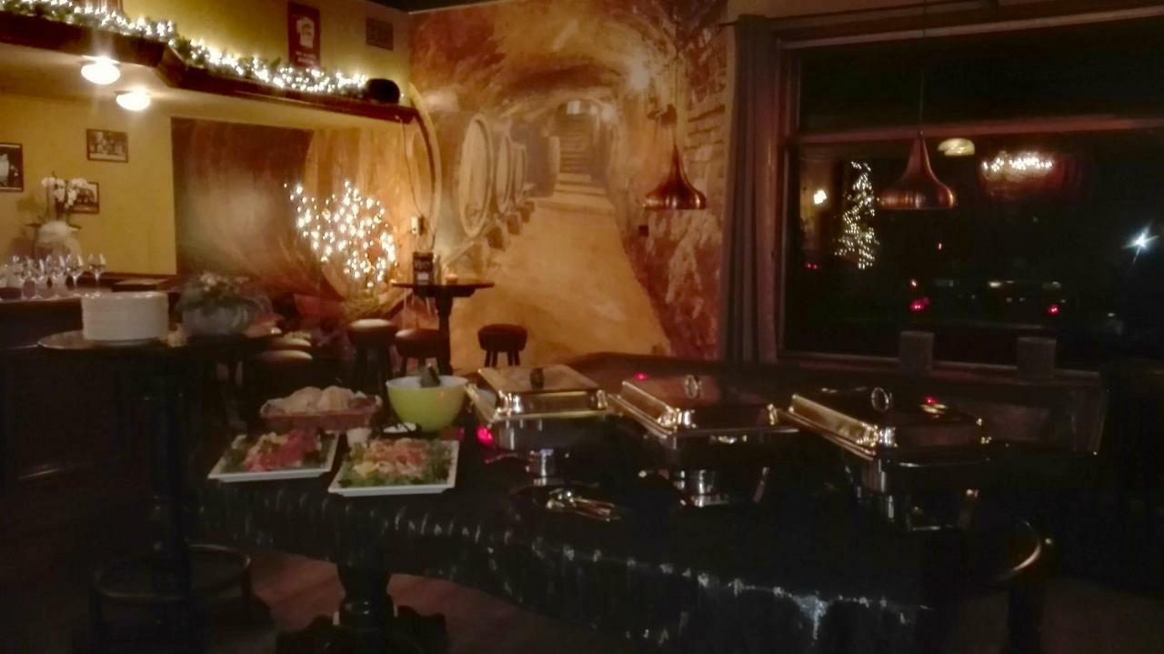 Готель Cafe Langelo Екстер'єр фото